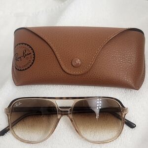 Ray-Ban Brown Sunglasses with Case